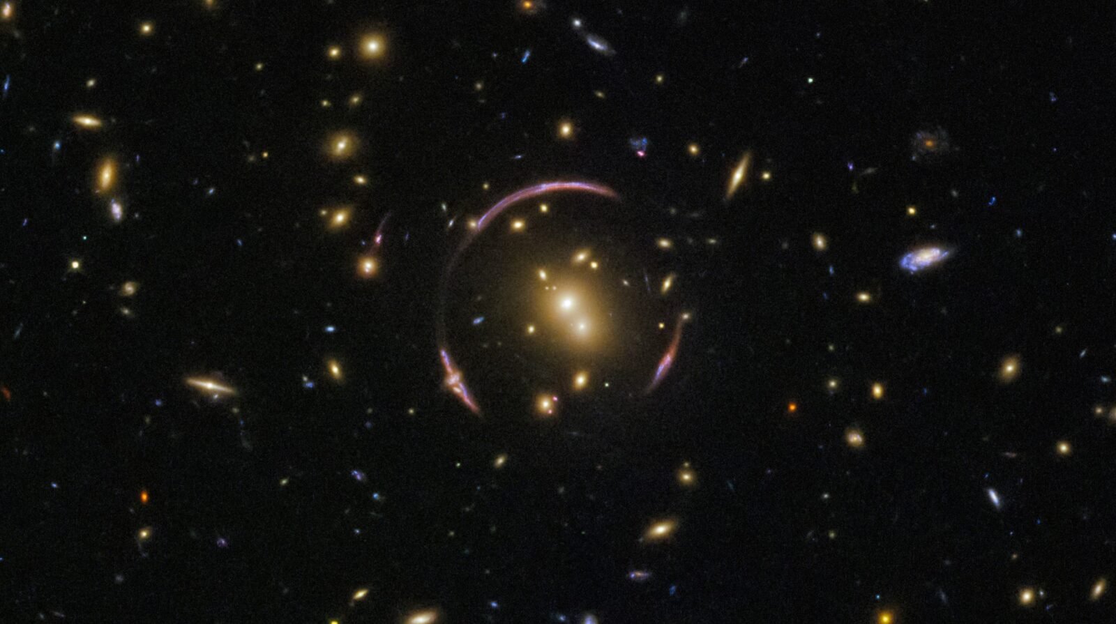 lente gravitacional imagen web explorauniverso