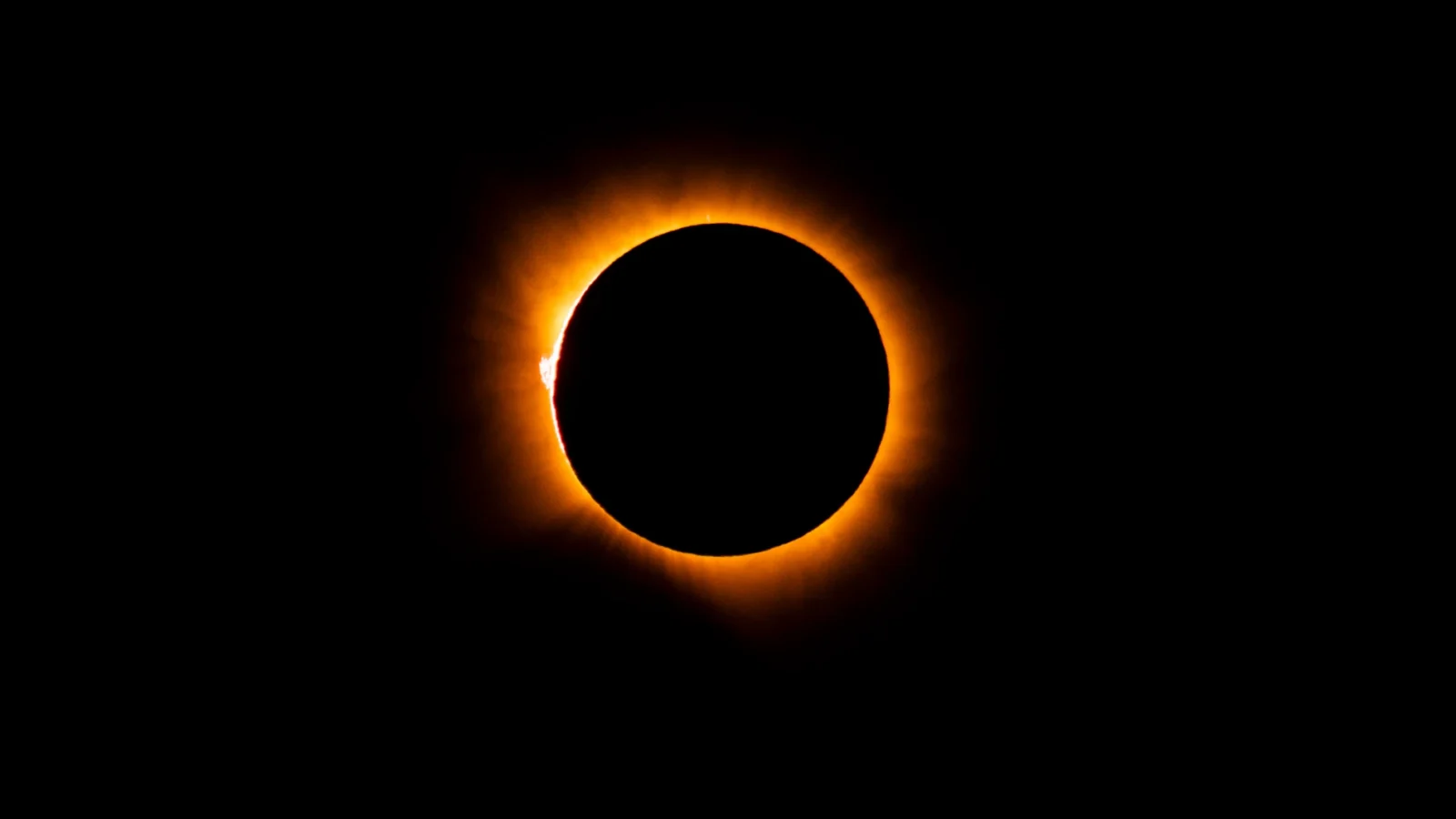 eclipse solar 2-08-27 imagen web excploraunievrso